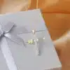 Collier croix angélique 1
